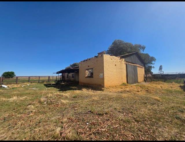 FARM FOR SALE IN ZUURBEKOM